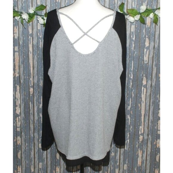 Maurices Women's Sweater Size 2 Gray Beaded Lined Open Back Embroidered Casual - Picture 6 of 10